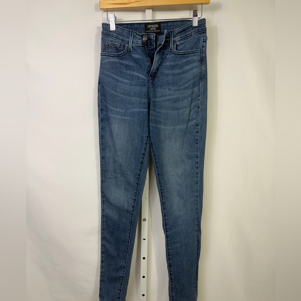Signature by Levi Strauss Women's Skinny Jeans in Blue